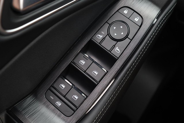 Nissan Rogue Vehicle Image 20