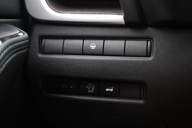 Nissan Rogue Vehicle Image 22