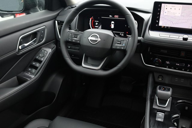 Nissan Rogue Vehicle Image 28