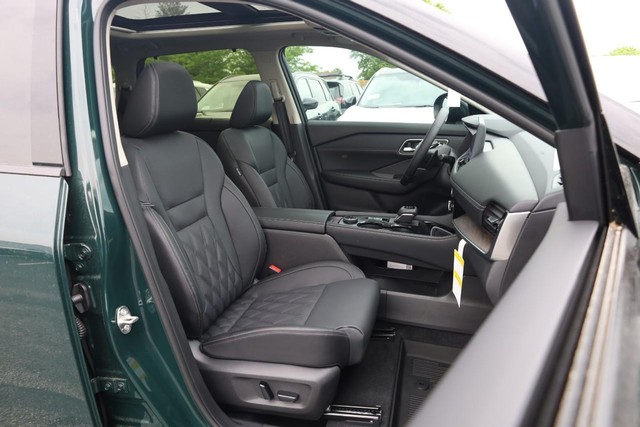 Nissan Rogue Vehicle Image 29