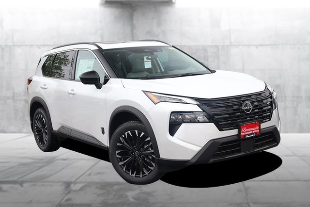Nissan Rogue Vehicle Image 02