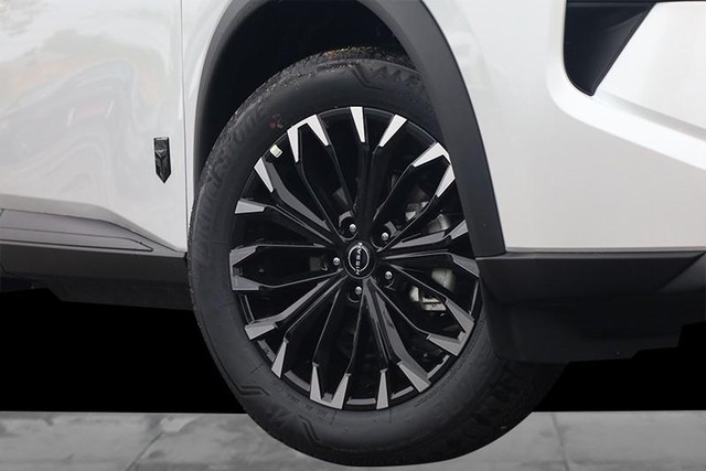 Nissan Rogue Vehicle Image 03