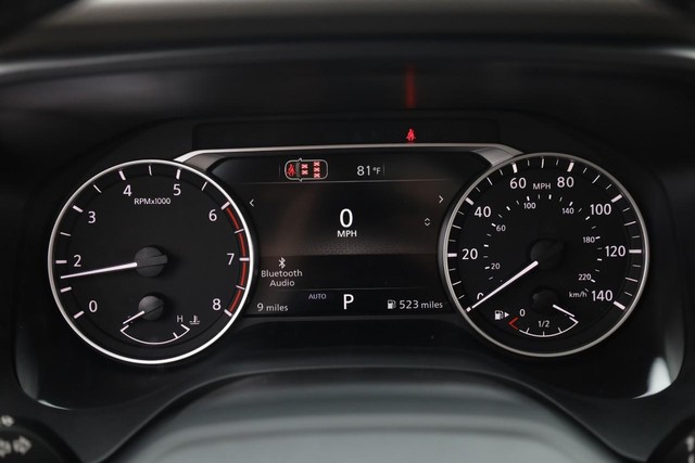 Nissan Rogue Vehicle Image 12