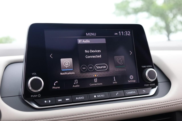 Nissan Rogue Vehicle Image 13