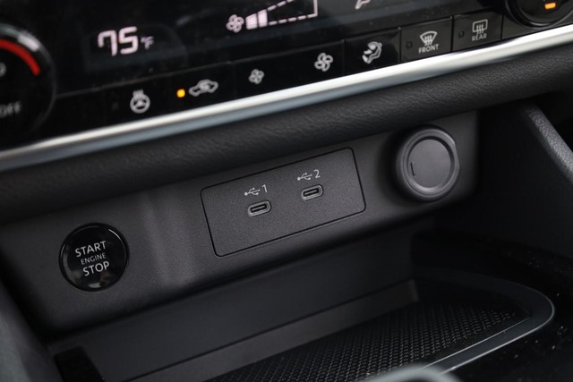Nissan Rogue Vehicle Image 16