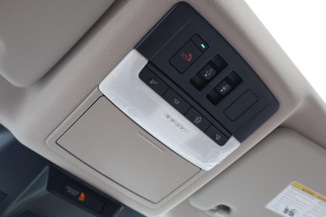 Nissan Rogue Vehicle Image 18
