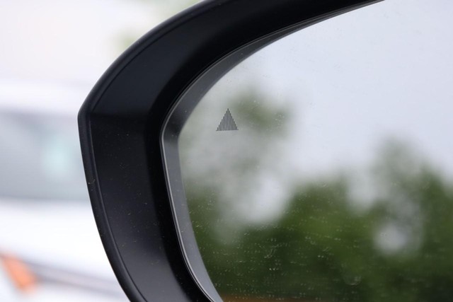 Nissan Rogue Vehicle Image 21