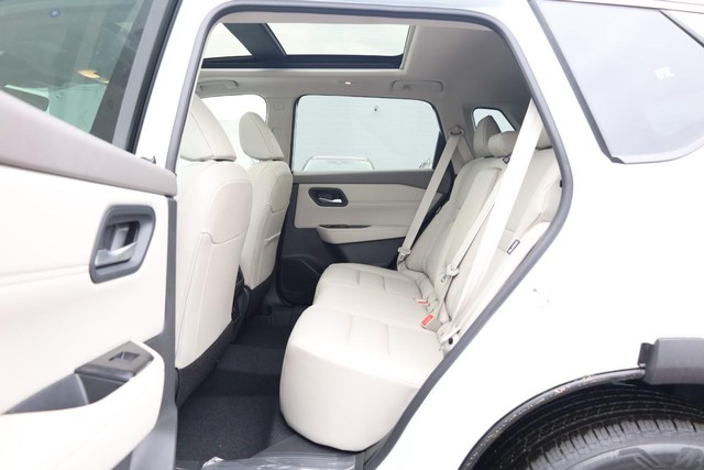 Nissan Rogue Vehicle Image 22