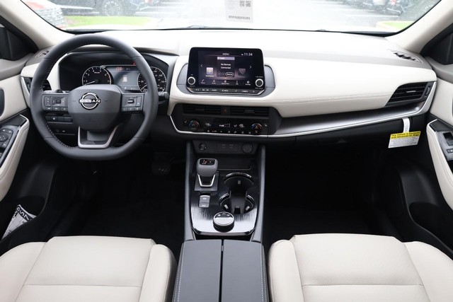 Nissan Rogue Vehicle Image 24