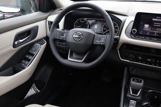 Nissan Rogue Vehicle Image 25