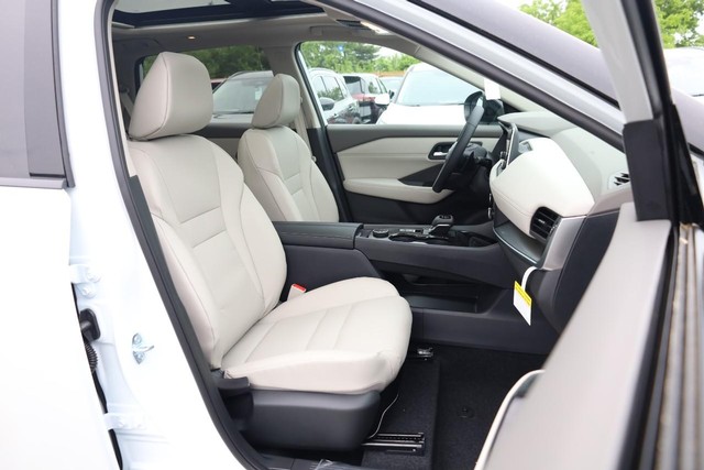 Nissan Rogue Vehicle Image 26