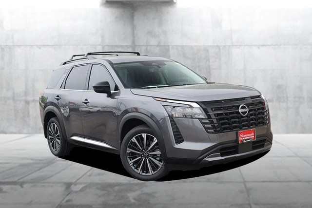 Nissan Pathfinder Vehicle Image 02