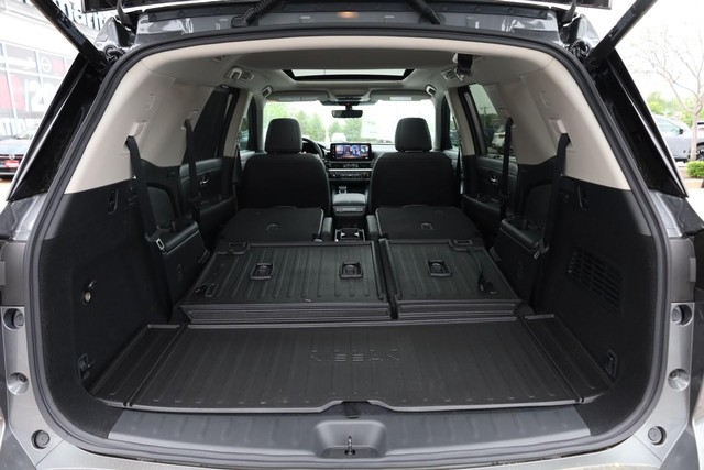 Nissan Pathfinder Vehicle Image 09
