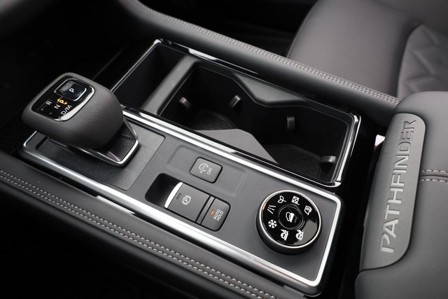 Nissan Pathfinder Vehicle Image 20