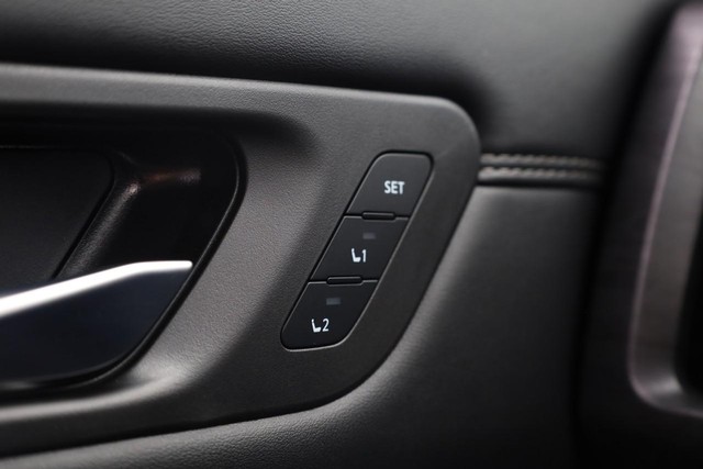 Nissan Pathfinder Vehicle Image 23