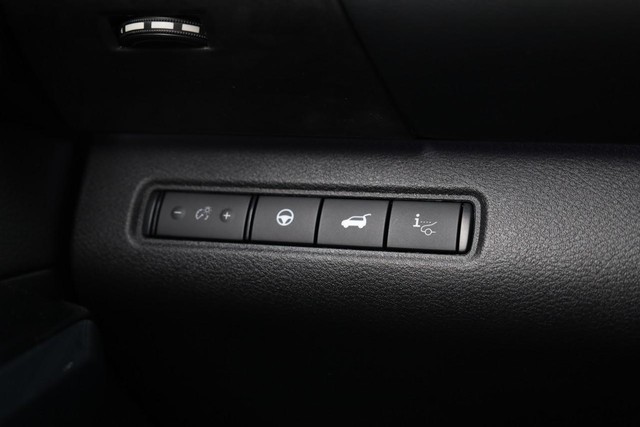 Nissan Pathfinder Vehicle Image 24