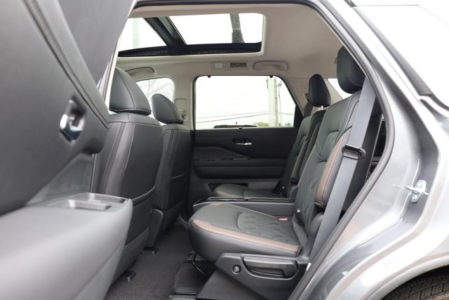 Nissan Pathfinder Vehicle Image 27