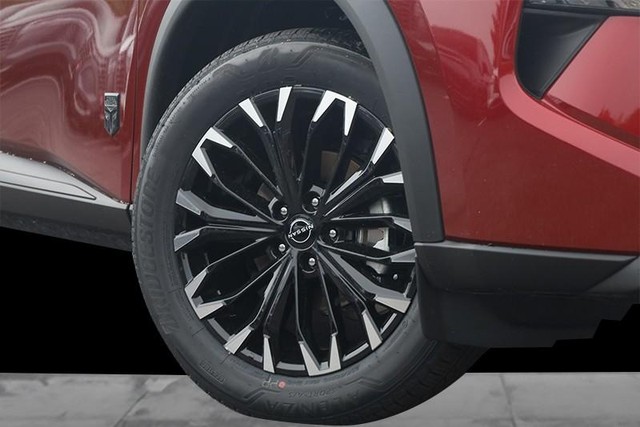 Nissan Rogue Vehicle Image 03