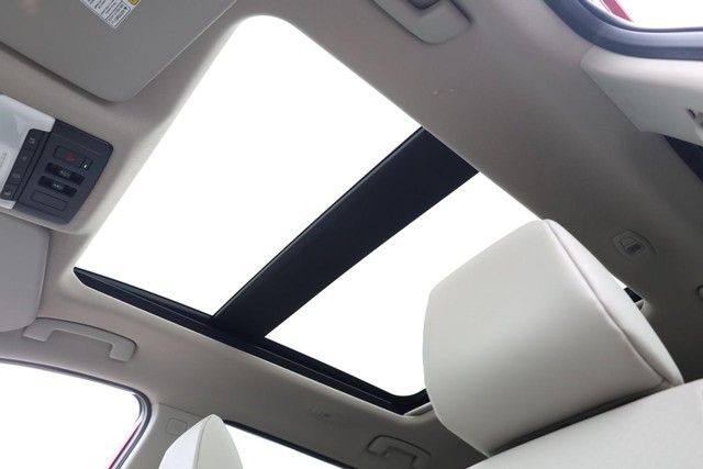 Nissan Rogue Vehicle Image 09