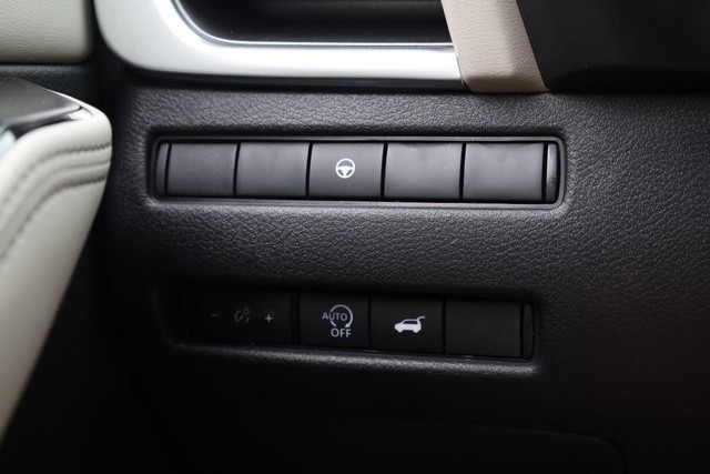 Nissan Rogue Vehicle Image 20