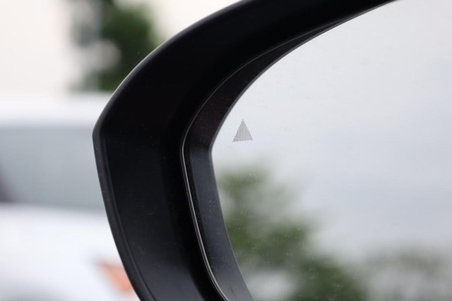 Nissan Rogue Vehicle Image 21