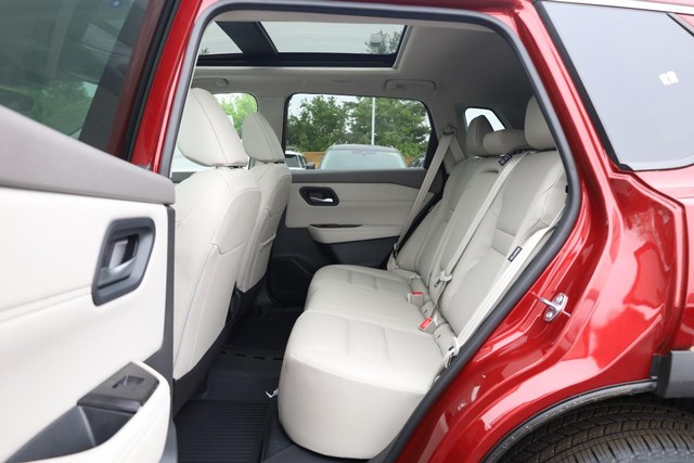 Nissan Rogue Vehicle Image 22