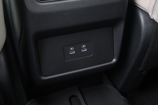Nissan Rogue Vehicle Image 23