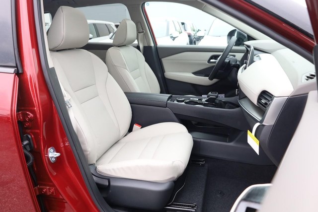Nissan Rogue Vehicle Image 26