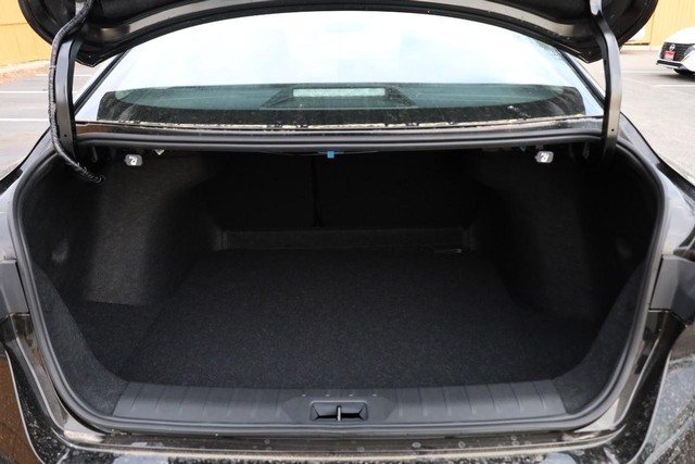 Nissan Sentra Vehicle Image 07