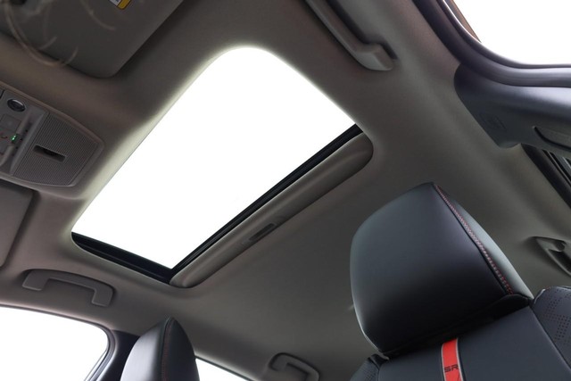 Nissan Sentra Vehicle Image 10