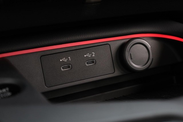 Nissan Sentra Vehicle Image 17