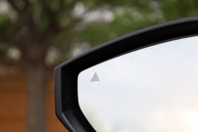 Nissan Sentra Vehicle Image 22
