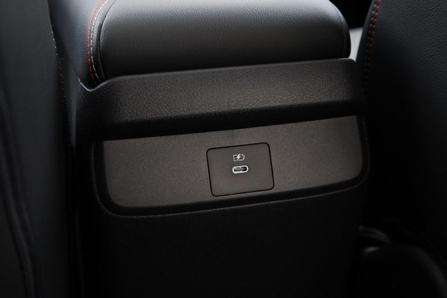 Nissan Sentra Vehicle Image 24