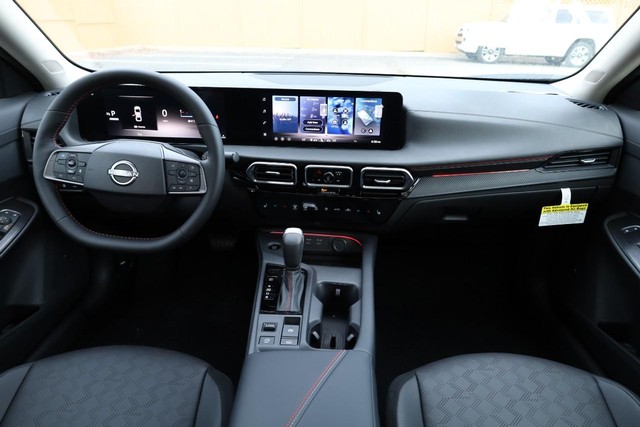Nissan Sentra Vehicle Image 25