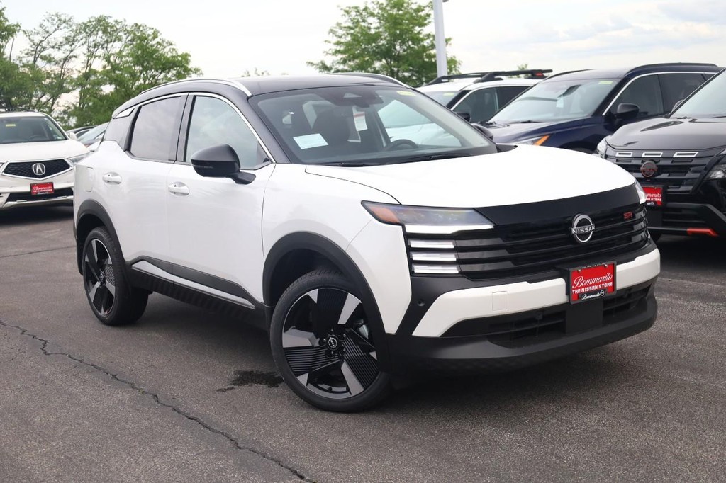 Nissan Kicks Vehicle Image 02