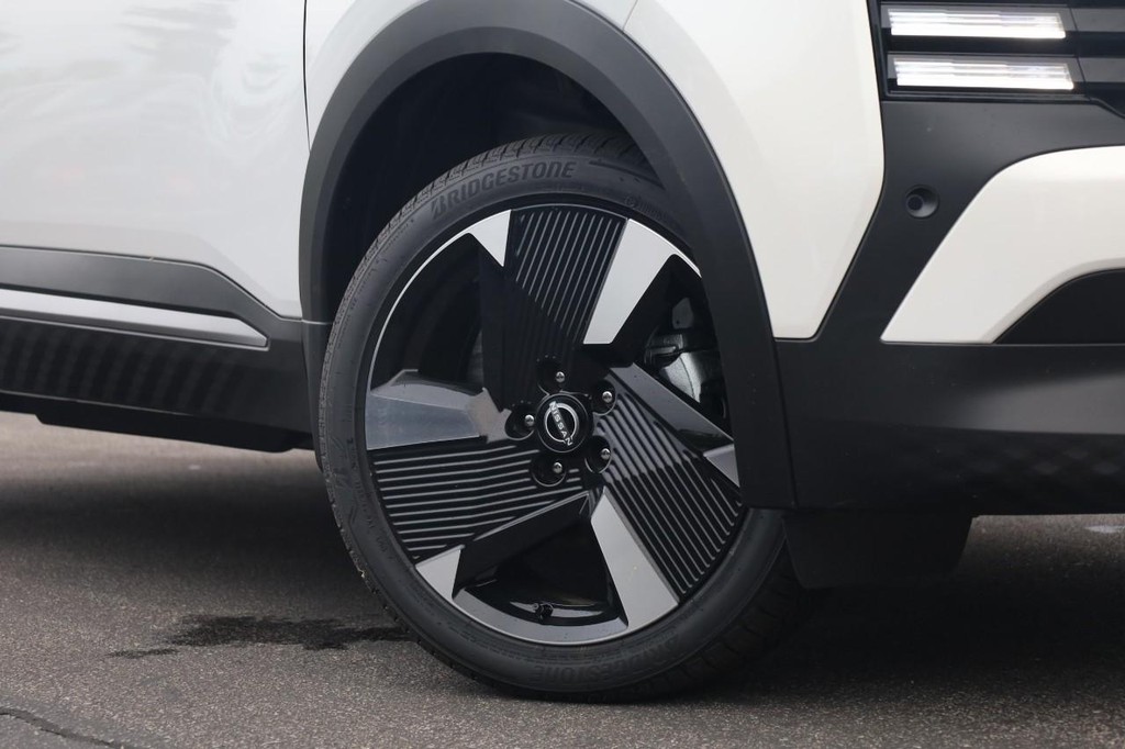Nissan Kicks Vehicle Image 03