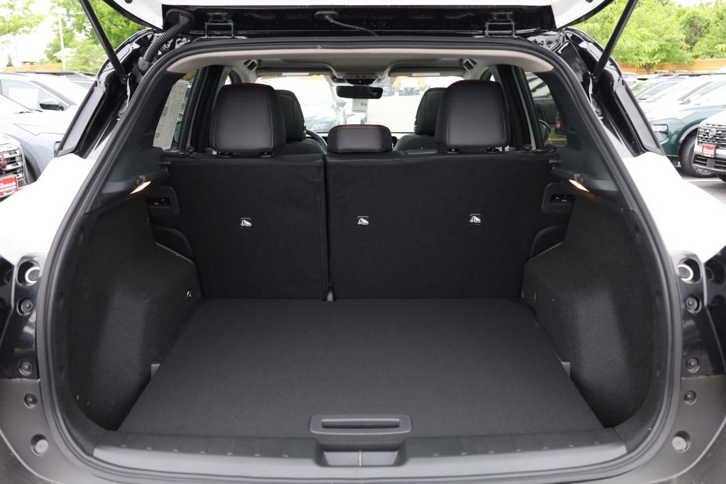 Nissan Kicks Vehicle Image 07
