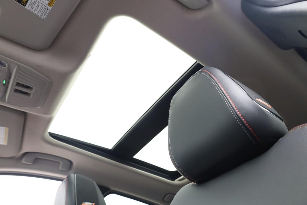 Nissan Kicks Vehicle Image 09