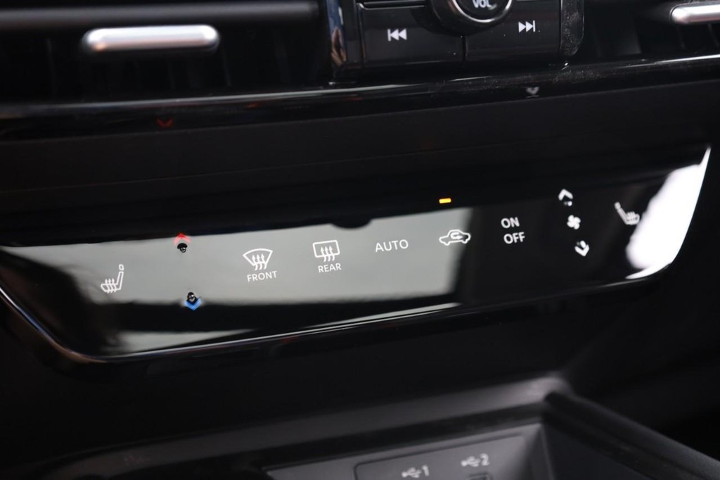 Nissan Kicks Vehicle Image 17