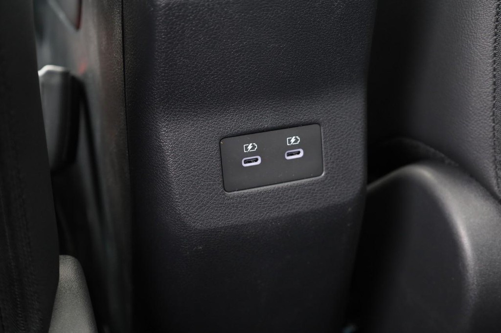 Nissan Kicks Vehicle Image 25