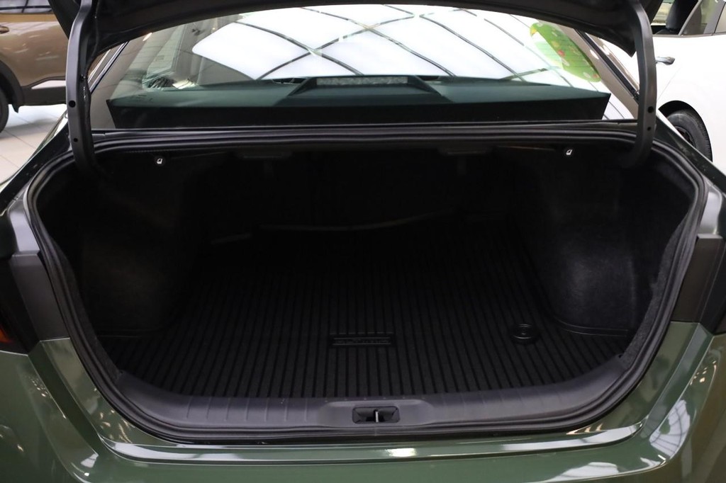 Nissan Altima Vehicle Image 07