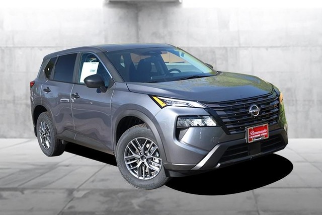 Nissan Rogue Vehicle Image 02