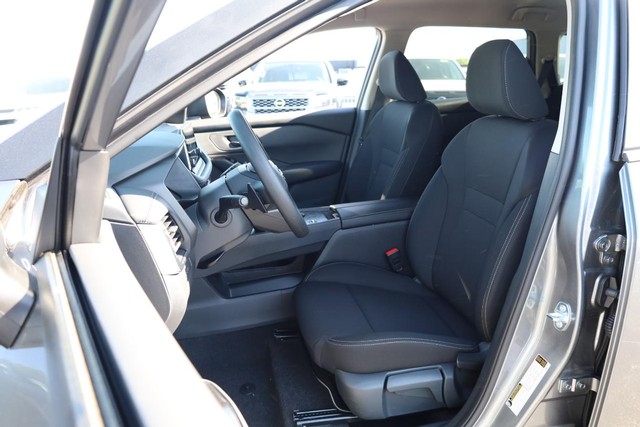 Nissan Rogue Vehicle Image 08