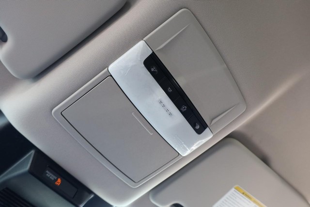 Nissan Rogue Vehicle Image 16