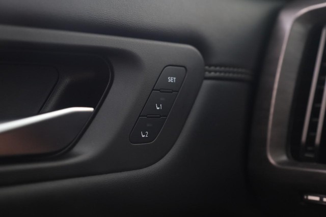 Nissan Pathfinder Vehicle Image 24
