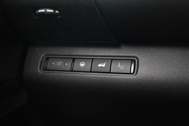 Nissan Pathfinder Vehicle Image 25