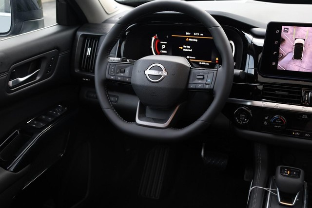Nissan Pathfinder Vehicle Image 28