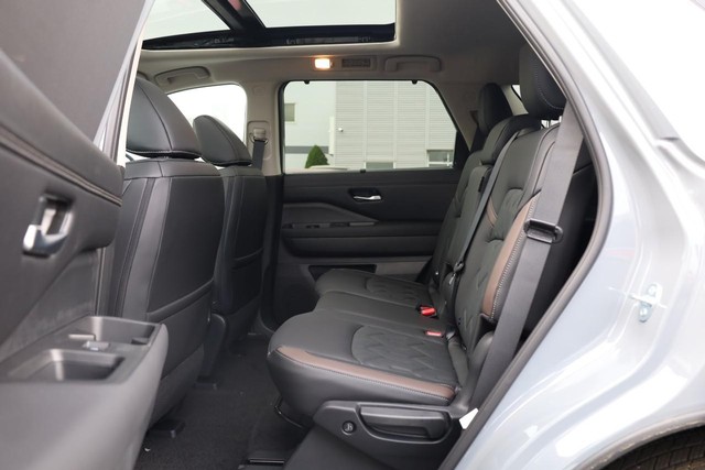 Nissan Pathfinder Vehicle Image 31