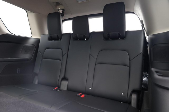 Nissan Pathfinder Vehicle Image 32