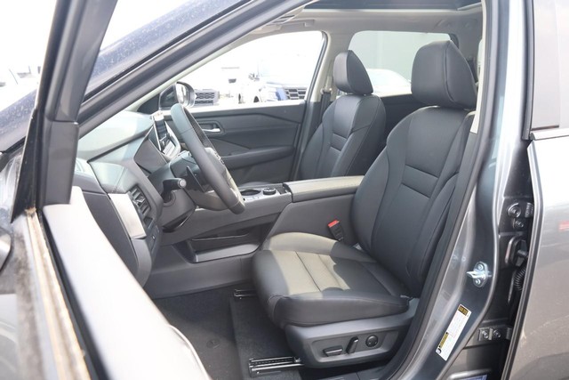 Nissan Rogue Vehicle Image 08